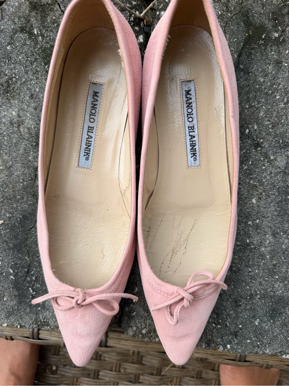 Manolo Blahnik Pink Suede Pointed Toe Flats with Bow sz6 - Picture 8 of 9